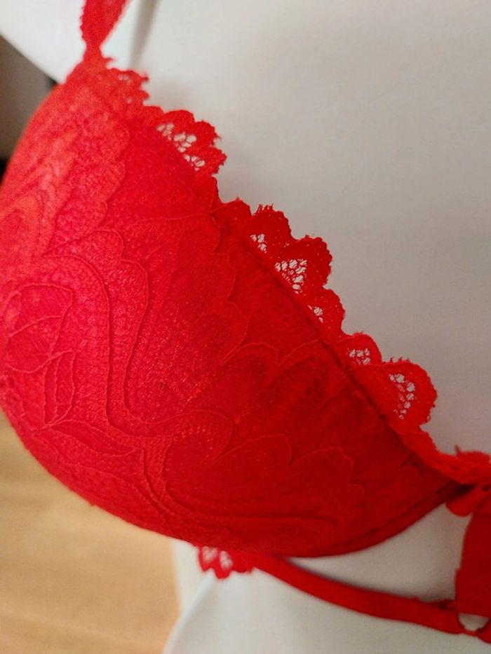 Push up rouge harnais 95 C - photo numéro 3