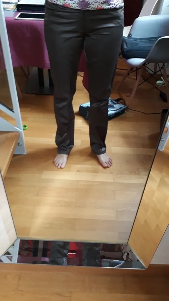 Pantalon Zara kaki t40 satiné - photo numéro 3