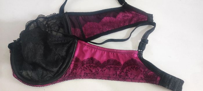 Soutien gorge balconnet en dentelle avec armatures Chantelle taille Fr80B/EU 65B/ Us,UK 30B - photo numéro 5