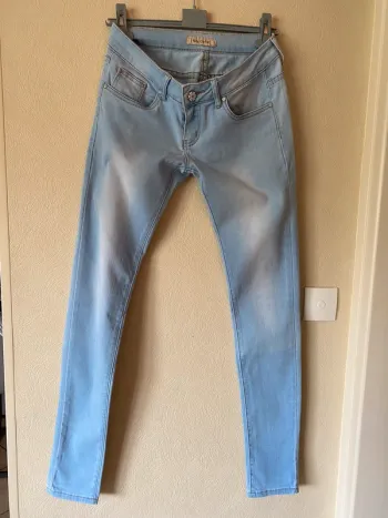 Jean bleu clair