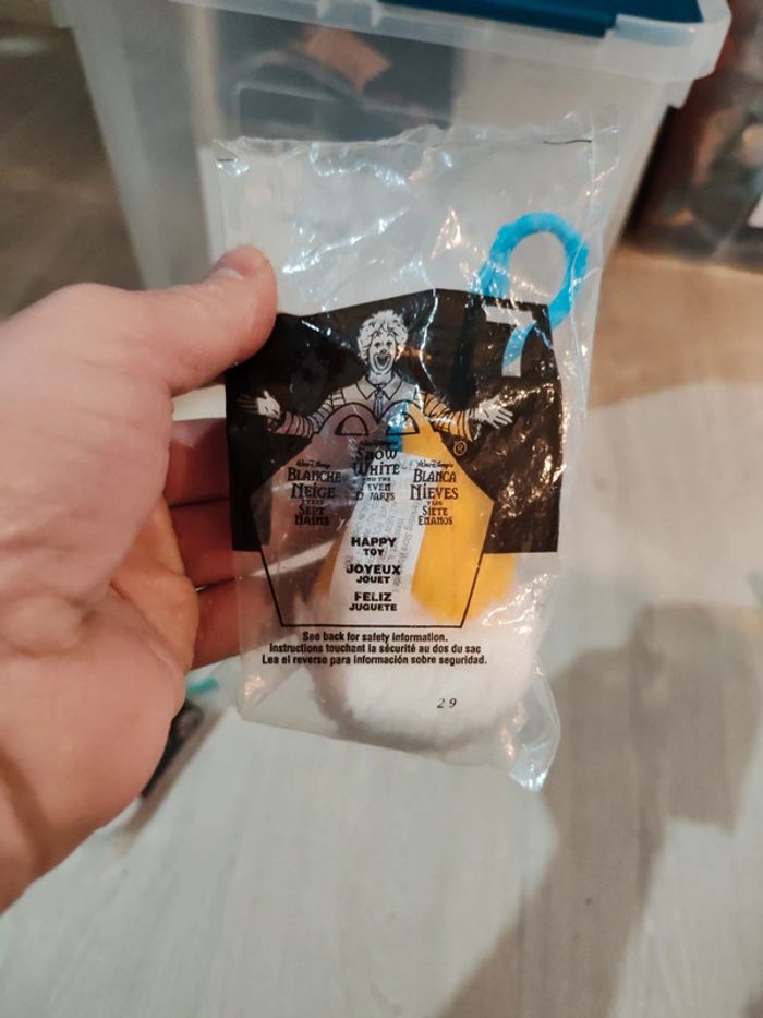 Figurine McDonald's blanche neige et les sept nains - photo numéro 6