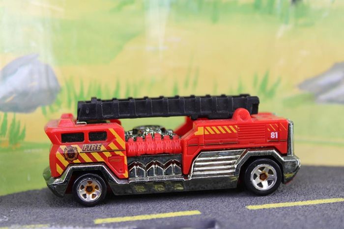 Hot wheels camion de pompier - photo numéro 2