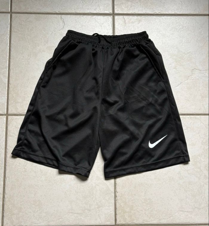 Ensemble Nike - photo numéro 3