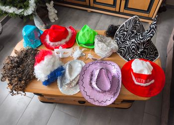 🎊 Lot de chapeaux et accessoires de fêtes 🎊