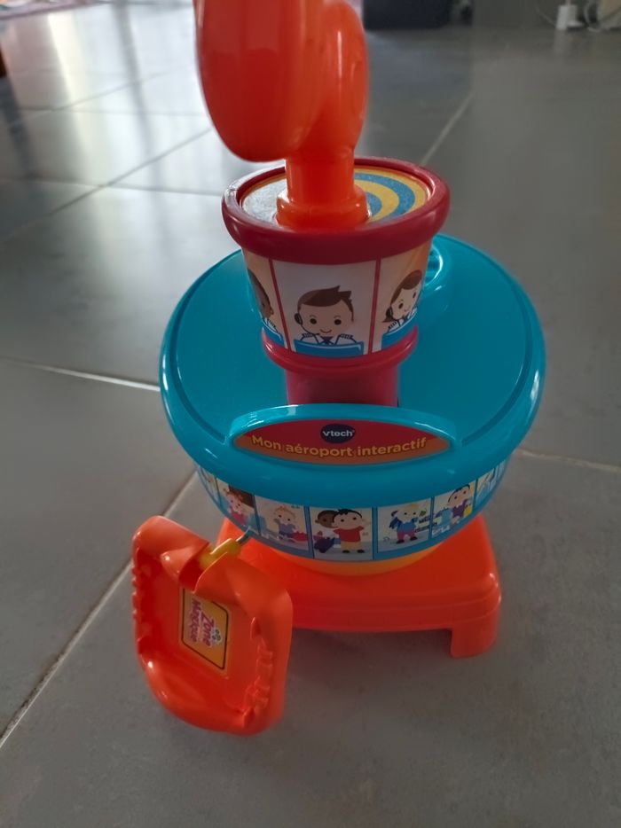 Mon Aéroport interactif Tut Tut bolides + hélicoptère de VTech - photo numéro 2
