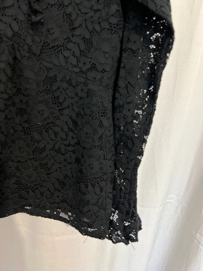 Haut en dentelle noir - photo numéro 3