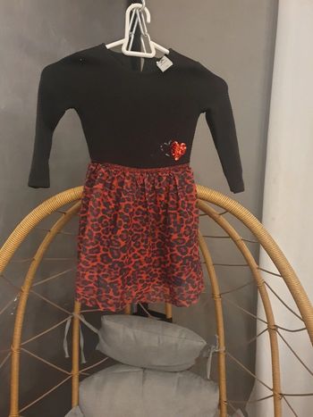 Robe noire et rouge C&A