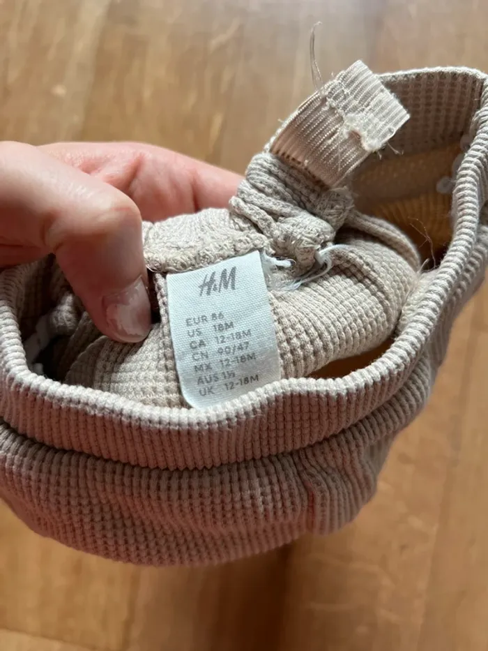 Short beige H&M 24M - photo numéro 3