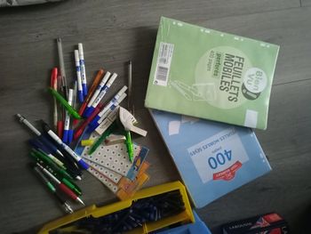Lot fournitures scolaires