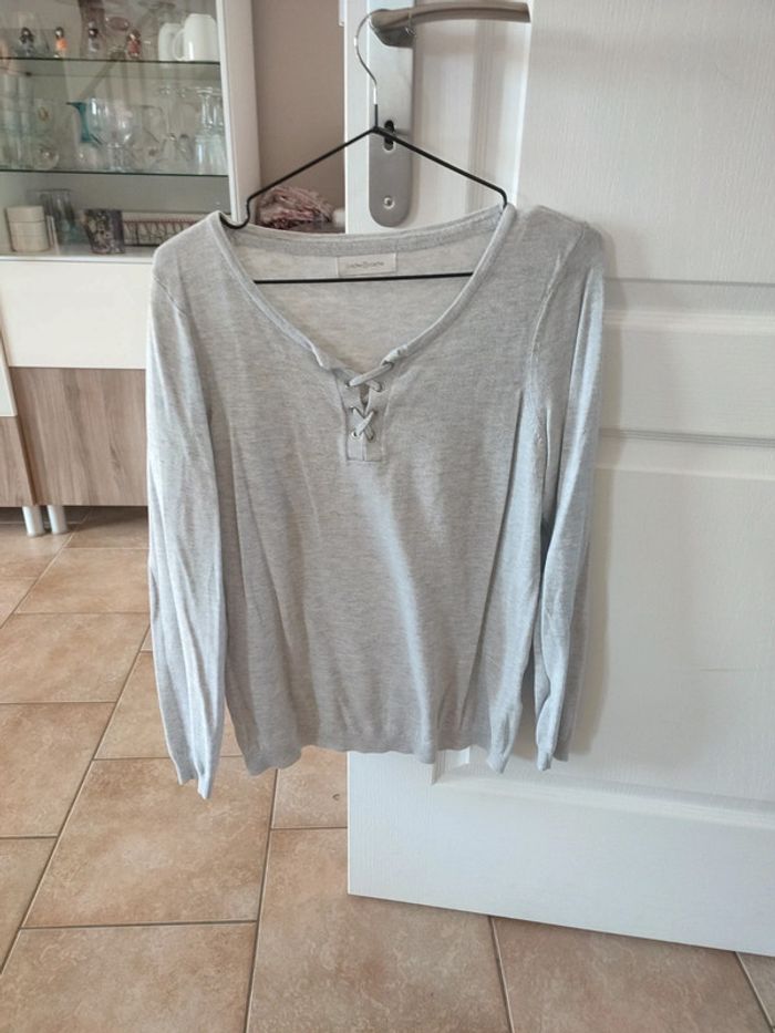 Pull léger cache cache taille M neuf juste lavé