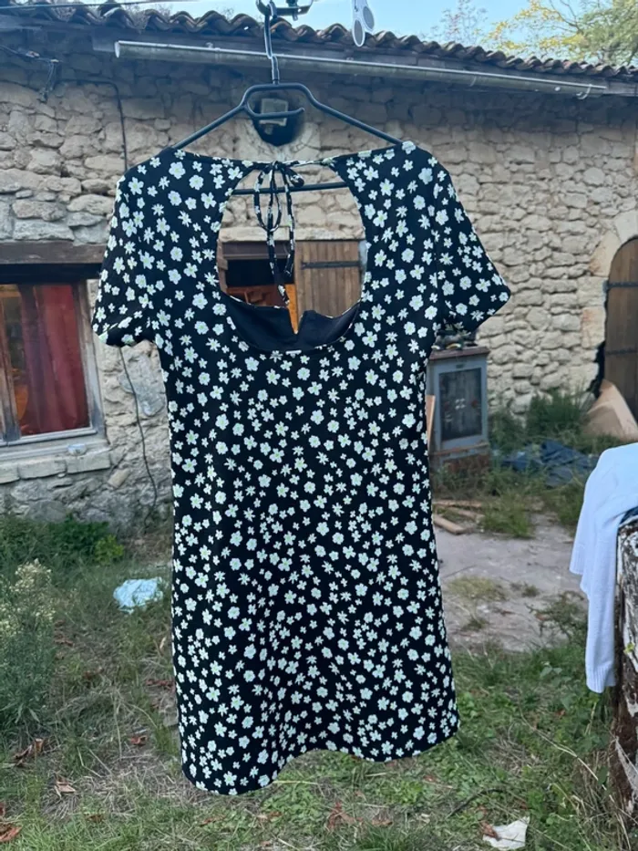 Robe d’été dos nu fleurie - photo numéro 3