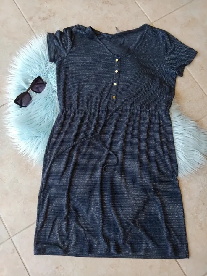 🕶 robe manches courtes marine M