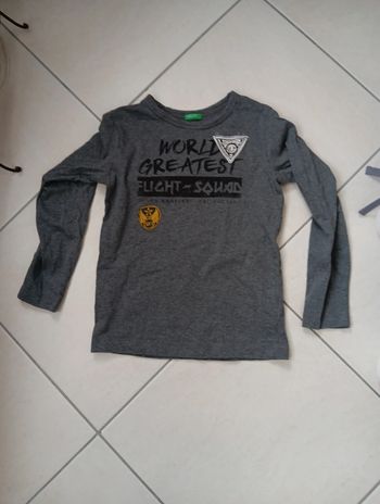 T-shirt manches longues taille 7-8 ans Benetton