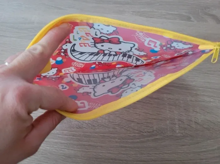 Lot de 2 trousses Hello kitty et Pat patrouille - photo numéro 9