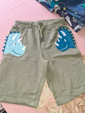 Short en coton neuf dpam 12 ans 🦕🦖
