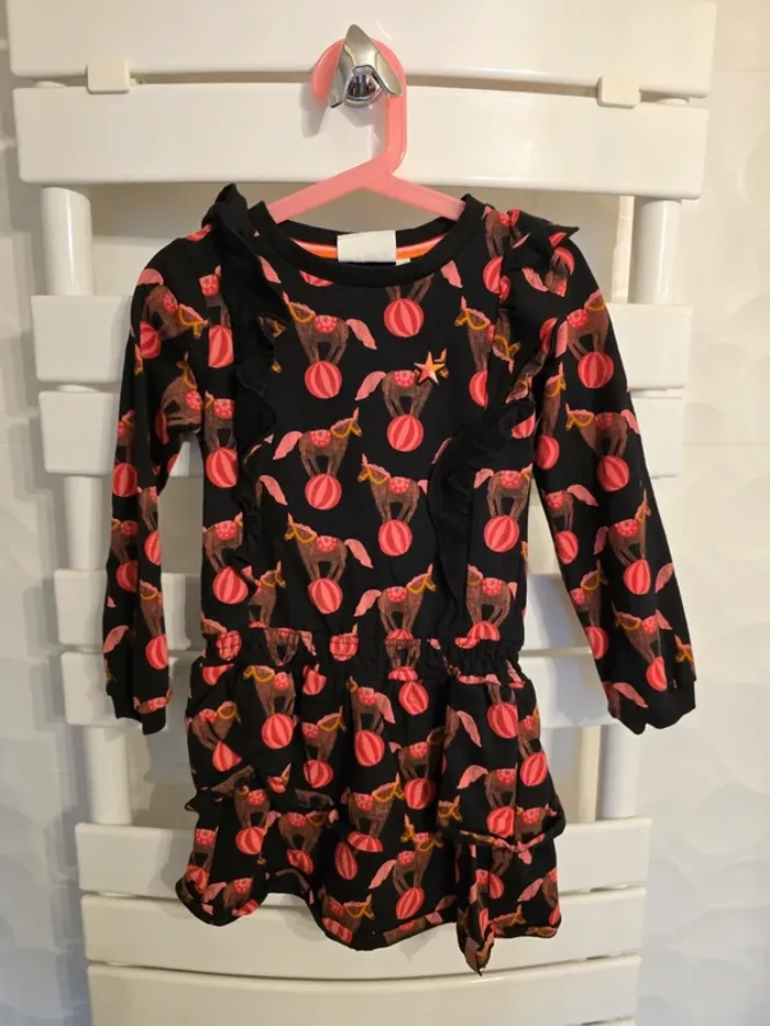 robe noire cheval Jubel