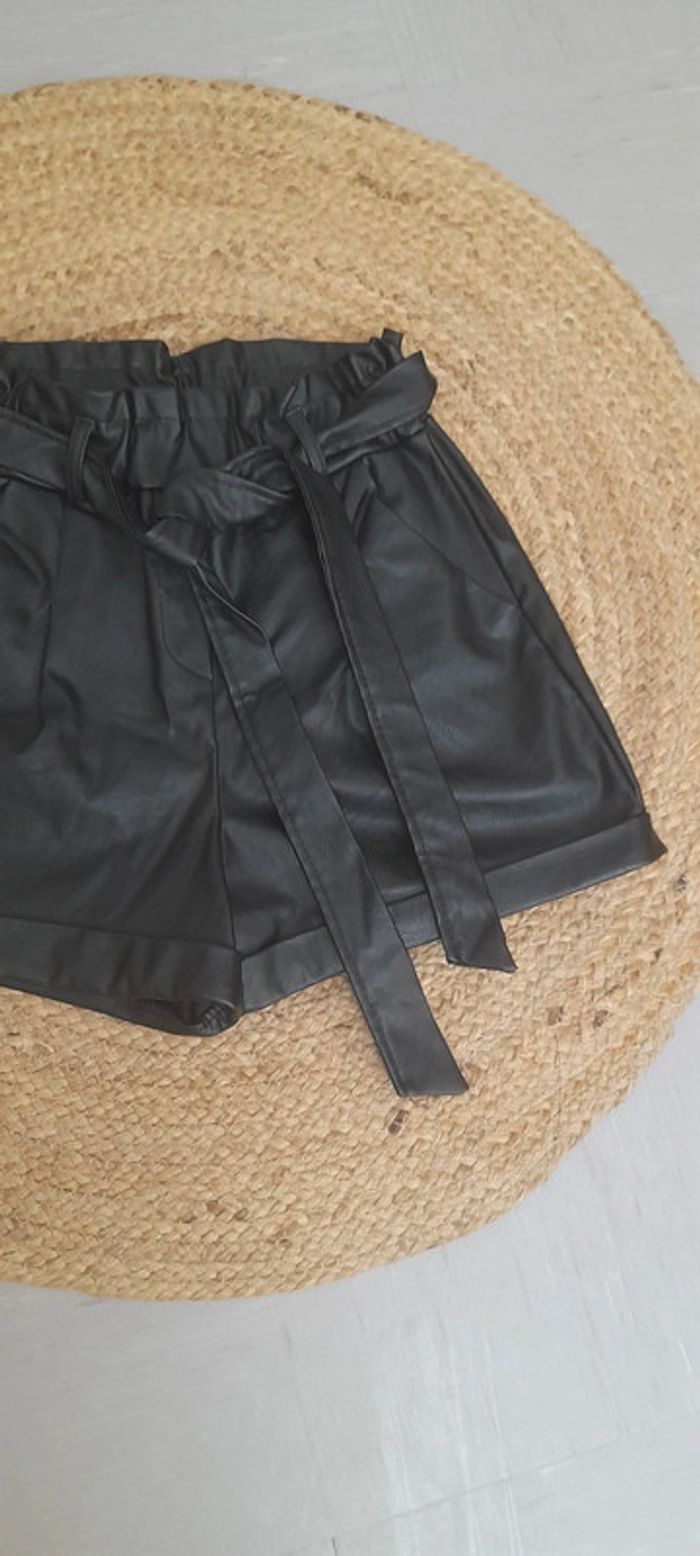 Short simili cuire - photo numéro 3