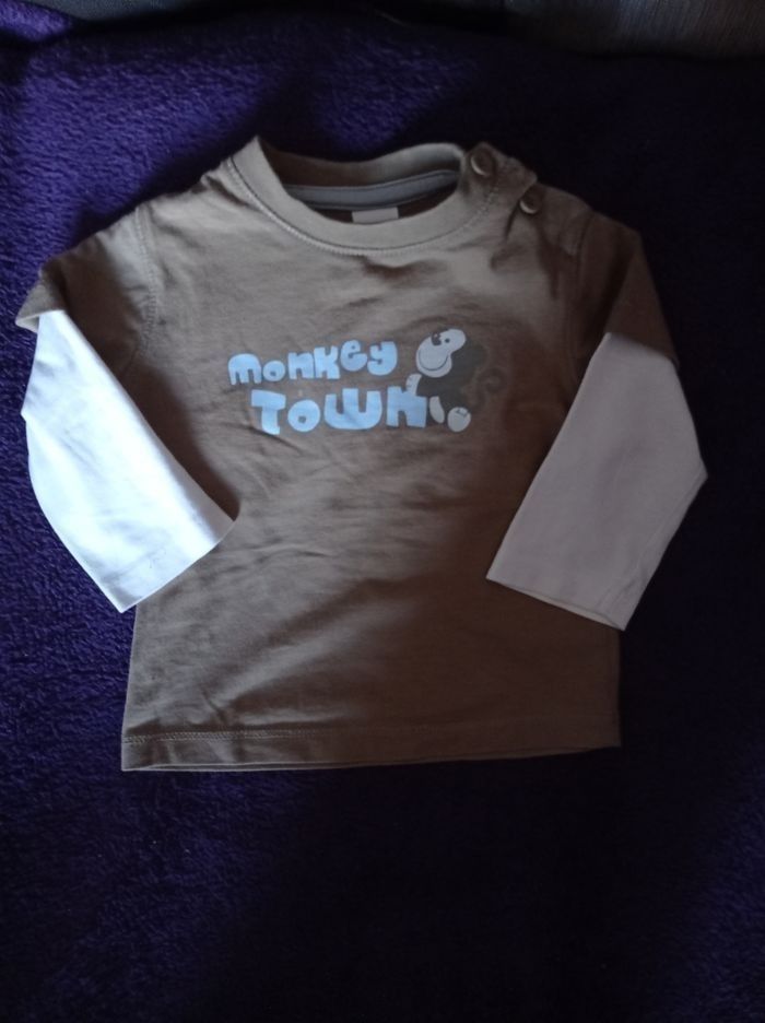 Tee shirt longues manches taille 6 mois