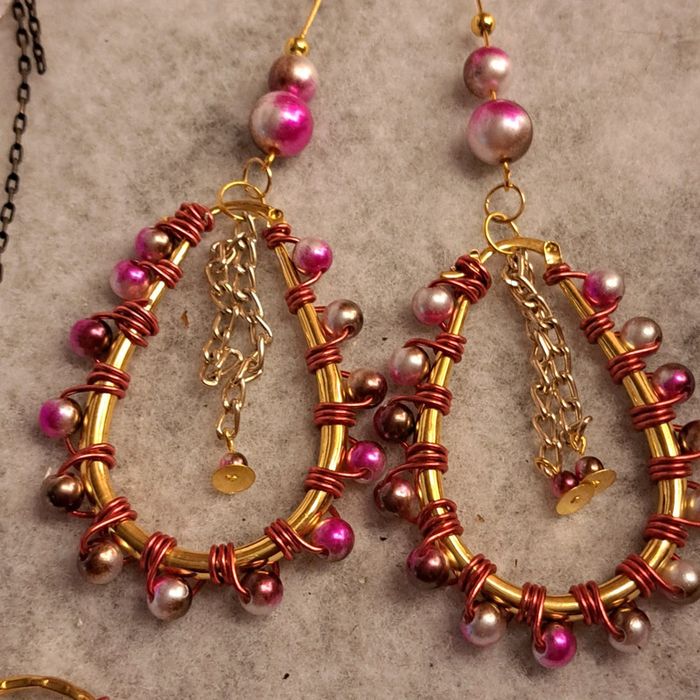 Lot de boucles d'oreilles pendante rouge/rose et blanc - photo numéro 6