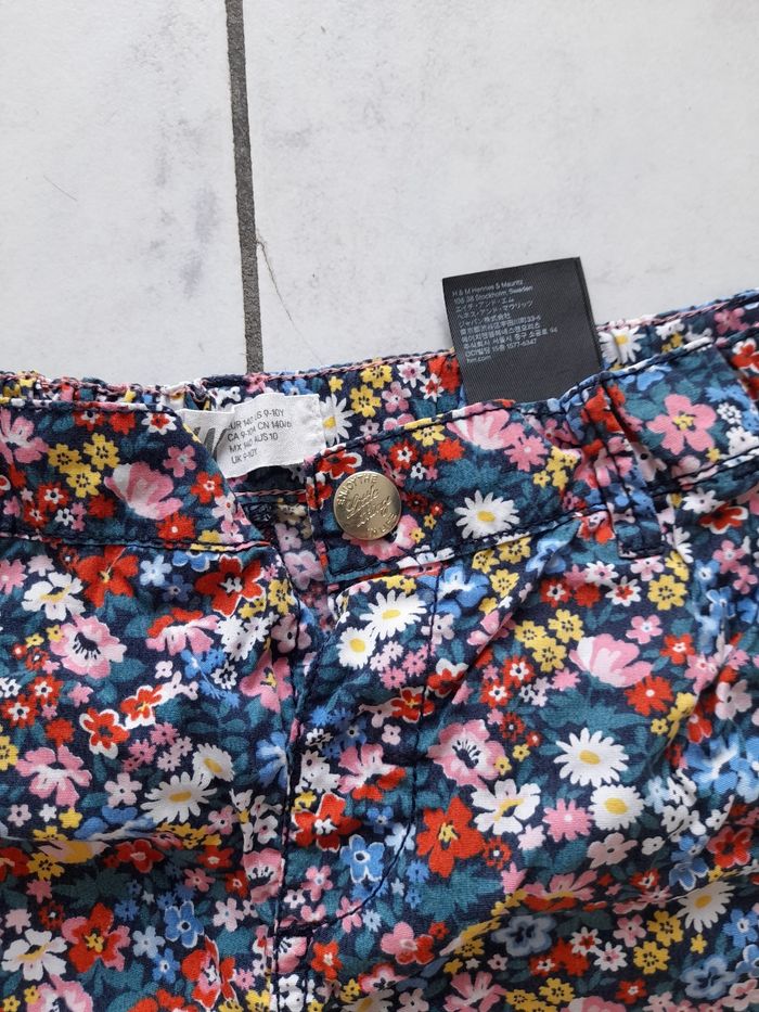 Short H&M taille 9/10 ans - photo numéro 2