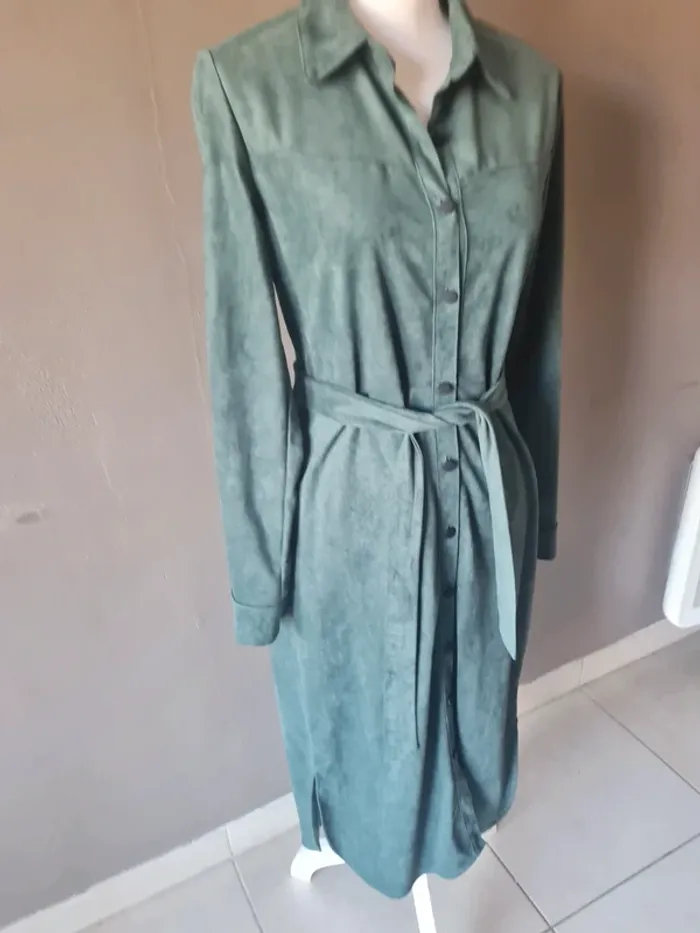 Robe verte Lofty Manner style suédine