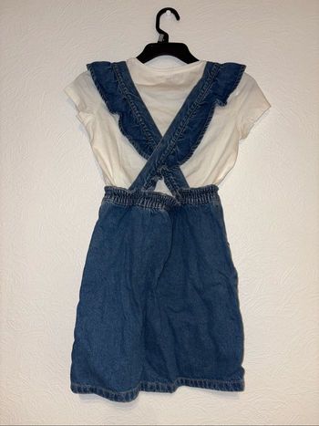 Robe en jean avec t-shirt