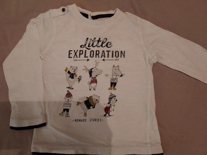 Joli T-shirt aux décors d'hiver