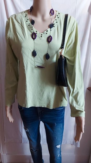 T-shirt vert clair- léger- col V- motif uni/ burton taille XL/42