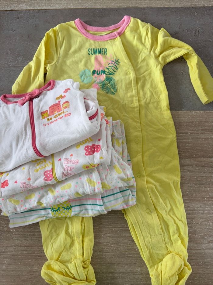 Lot vêtements fille 9 mois - photo numéro 6