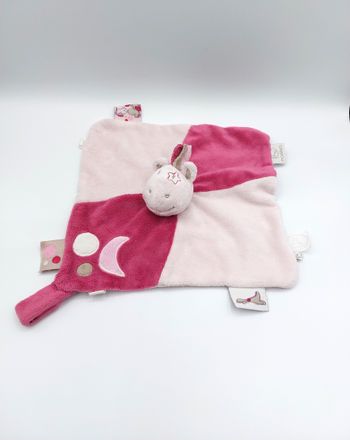 Doudou plat dragon rose mauve Victoria Noukie's Noukies lune étoile cheval attache tétine