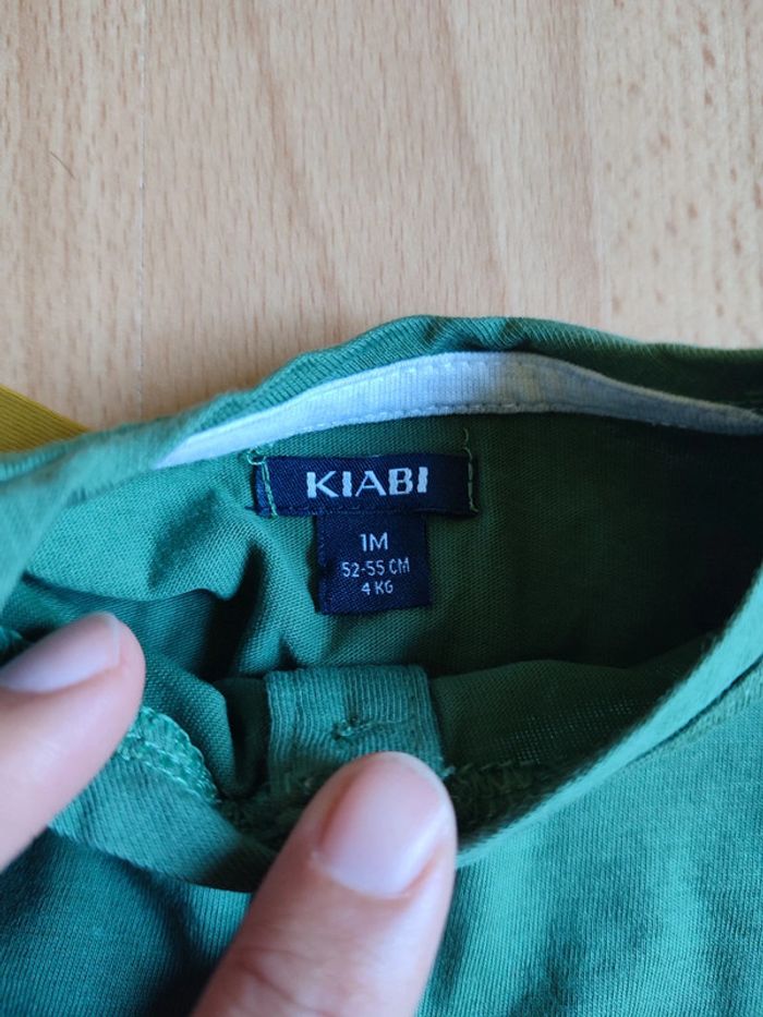 Lot tenue neuve pantalon léger + 2 t-shirts manches longues col tunisien Kiabi en 1M - photo numéro 6