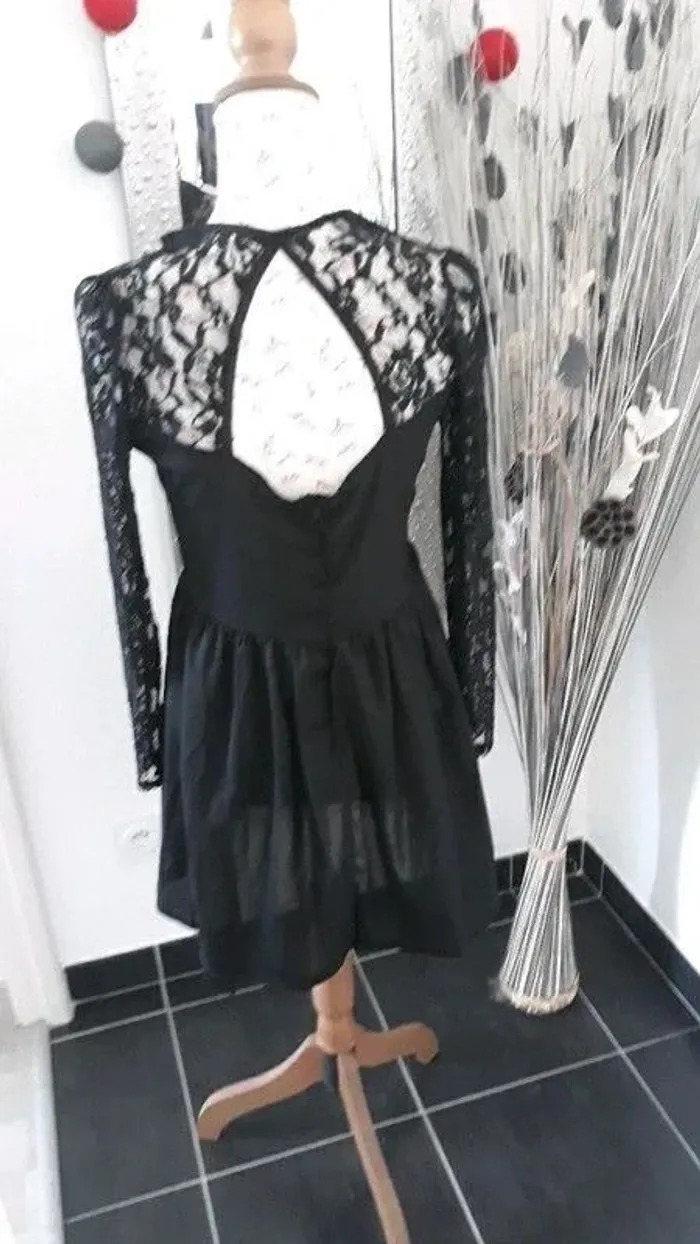Robe noire - photo numéro 3