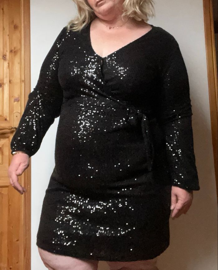 Robe à sequins noire Tissaia Taille L -44