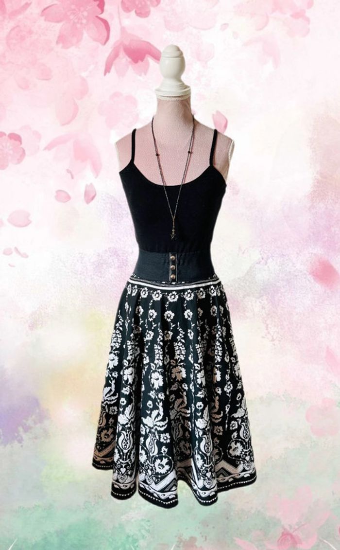 🖤🌿Jupe volante vintage fleurie baroque floral black white mid-length skirt🌿🖤 - photo numéro 2