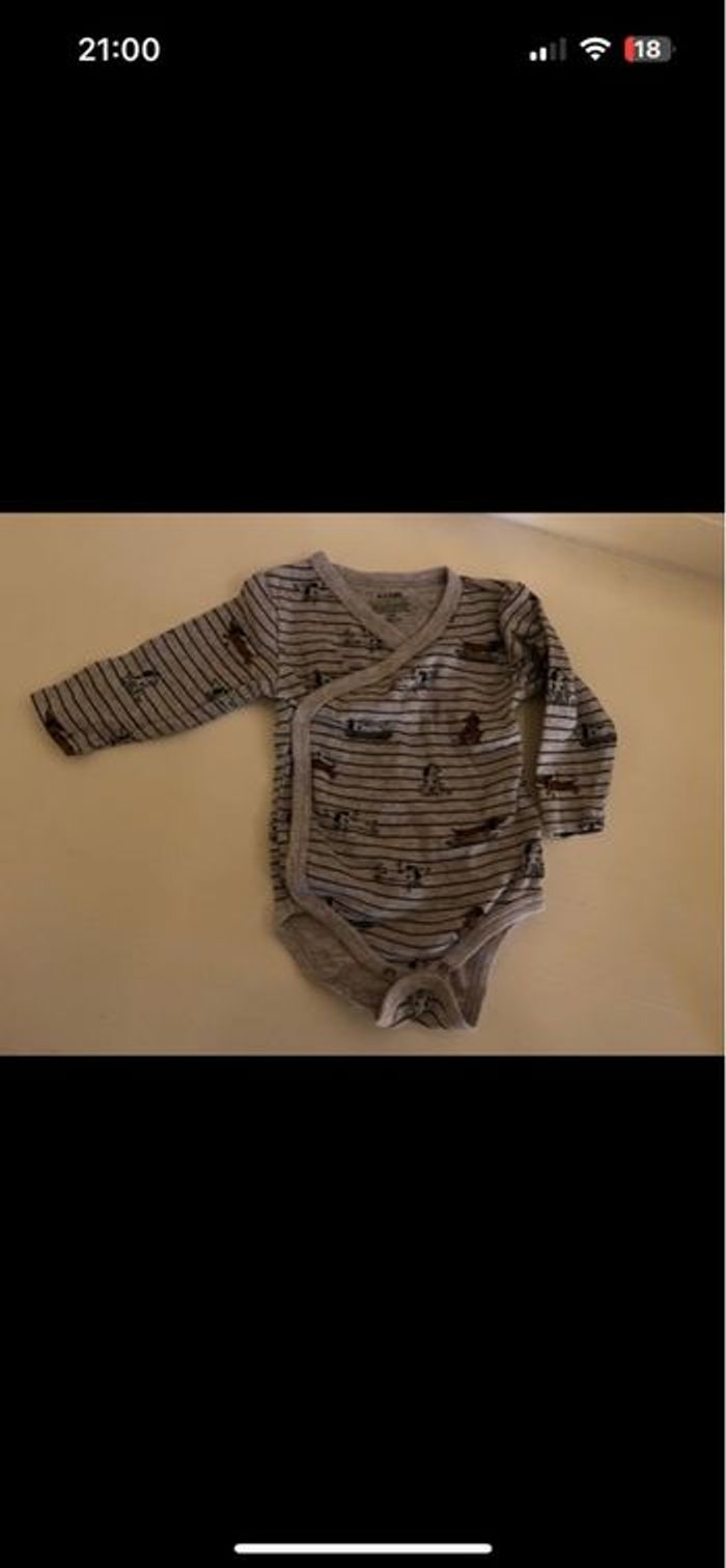 Lot de 8 bodies 3 mois - photo numéro 2