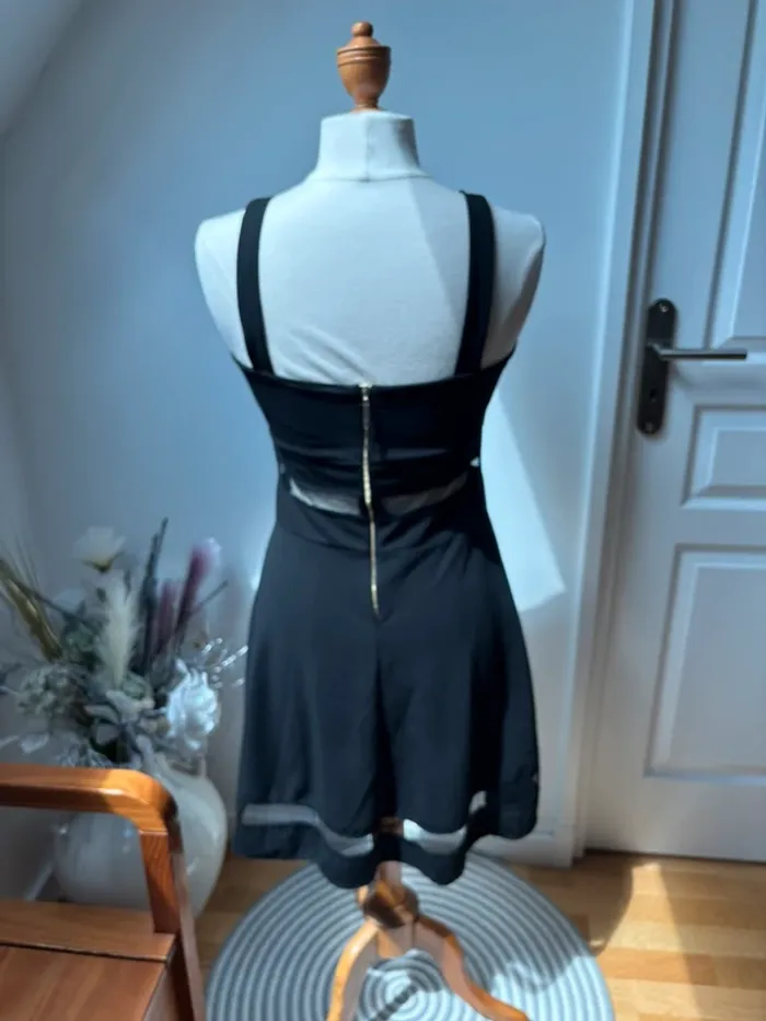 🖤 Robe patineuse noire fines bretelles - Piper & June - T38 - photo numéro 9