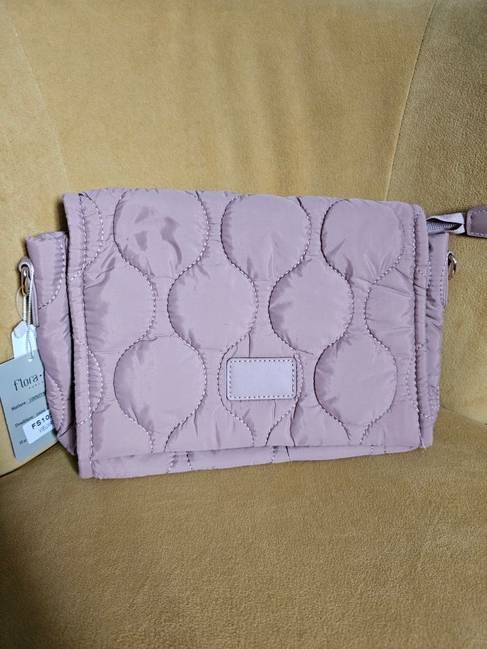 Sac flora et vo 
Neuf