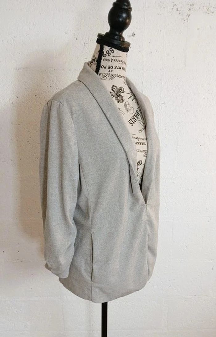 🩶 Blazer beige grisé H&M – Taille 40 – Chic & léger – Très bon état - photo numéro 6