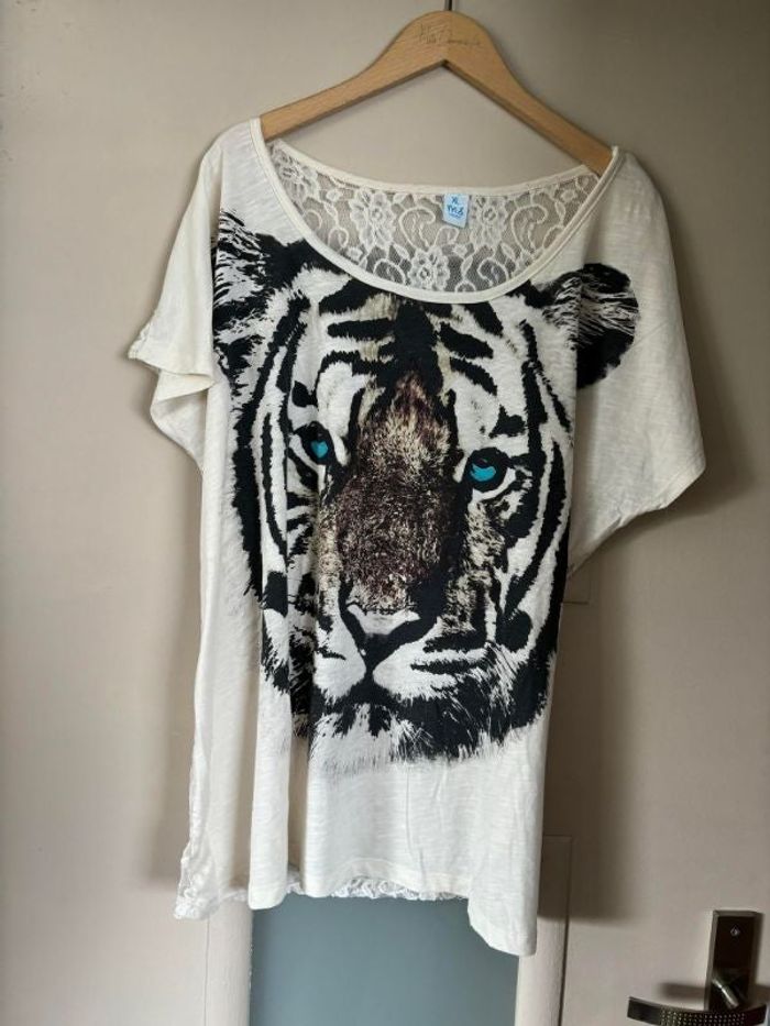 t shirt crème lion