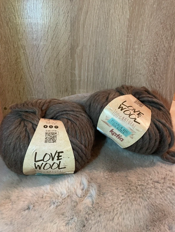 2 pelotes de laine Katia "Love Wool"