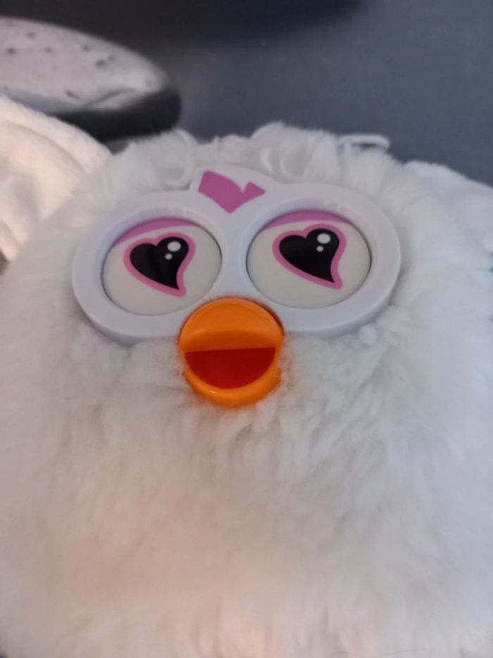 Peluche Furby blanc - photo numéro 2