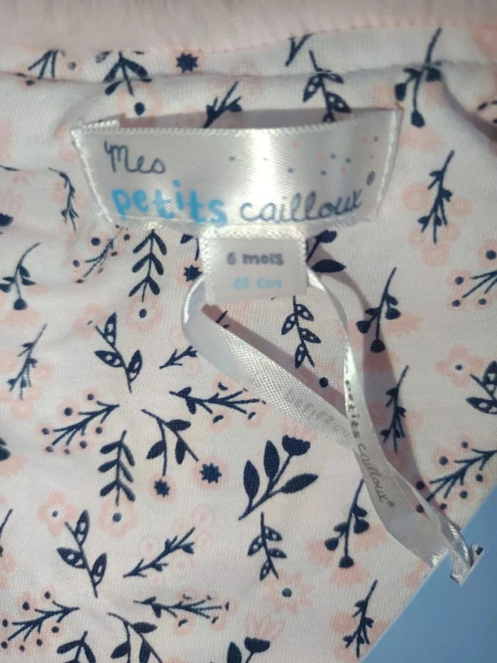 🩷 Joli boléro taille 6 mois mes petits cailloux 🩷 - photo numéro 3
