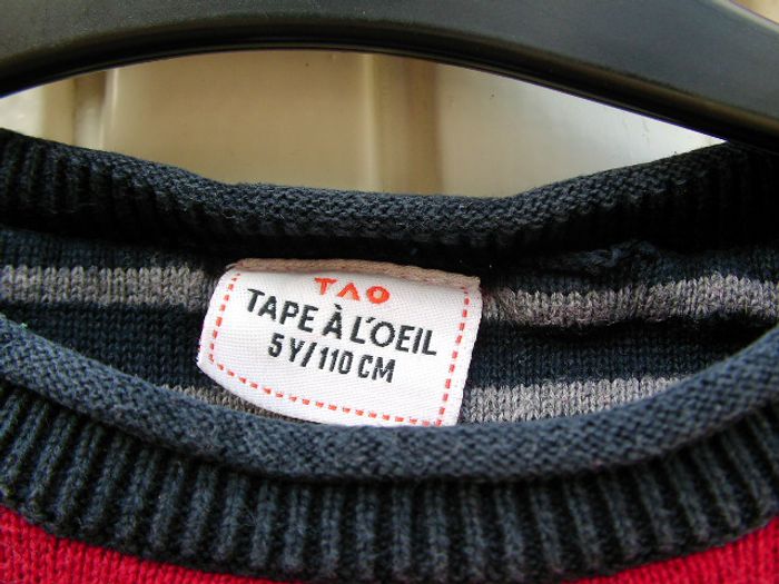 Pull rouge et bleu marine 5 ans - photo numéro 2