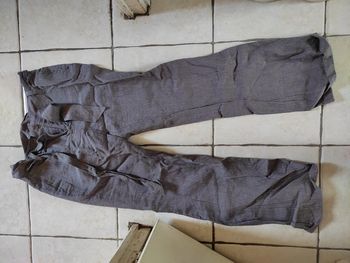 Pantalon neuf rayé