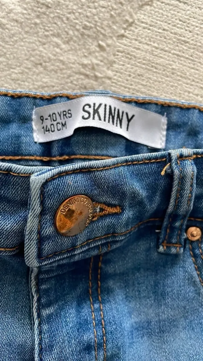 Jean skinny déchiré – 9/10 ans (140 cm) - photo numéro 2