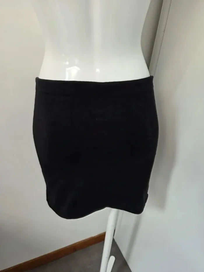 Jolie jupe H&M taille 38 - photo numéro 4