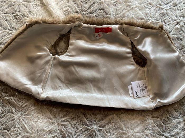 Veste fausse fourrure 12 mois - photo numéro 3
