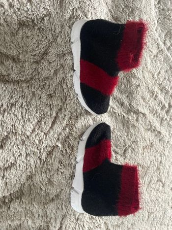 Chaussure chaussons bébé neuf souple