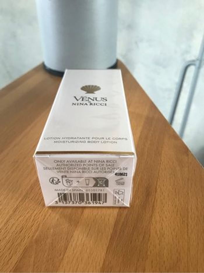 Nina Ricci Vénus crème corps - photo numéro 2