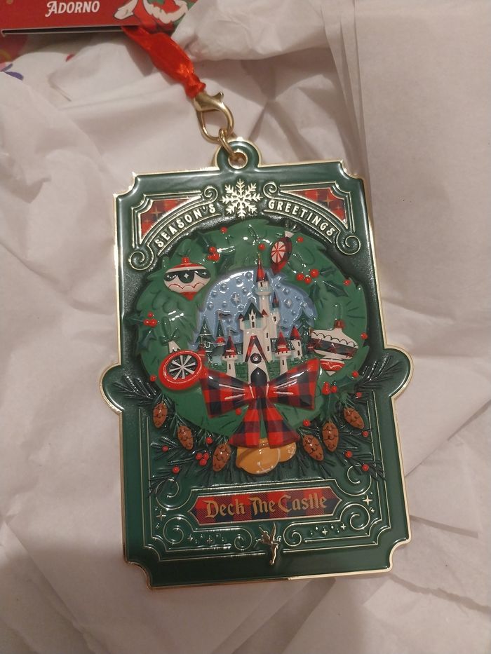 Ornement Plaque Métallique Château de Noël Disney Deck the Castle - photo numéro 2